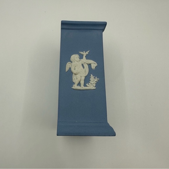 Wedgwood Blue Jasperware Desk Clock Stand With Out The Clock - Picture 5 of 7